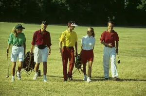 Golfers and golfers on the golf course