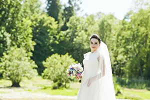 Gorgeus brunette bride outdoors