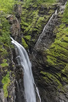 Gorzifossen waterfall, Gorsa bridge