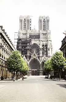 Gothic architecture of the cathedral church, Notre Dame de Reims Cathedral, Reims, Marne, Northern France, Europe 1961