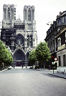 Gothic architecture of the cathedral church, Notre Dame de Reims Cathedral, Reims, Marne, Northern France, Europe 1961