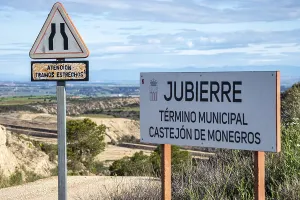 Gravel road Ruta Jubierre, desert
