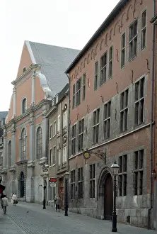 Great House of Aachen (newspaper museum) and monastery church