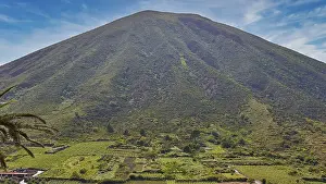 Green volcanic mountain, Monte dei Porri