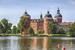 Category Scandinavia Prints: Gripsholm Castle reflected in Lake Maelaren