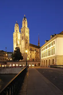 Grossmuenster minster and Helmhaus annex at night