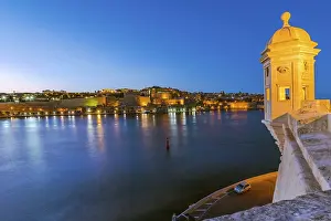 Guardiola Gardens tower and view over Valletta