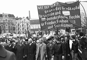 The Hamburg DKP used the honouring of the communists idol Ernst Thaelmann on his 90th birthday to hold a