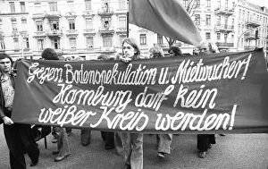 The Hamburg DKP used the honouring of the communists idol Ernst Thaelmann on his 90th birthday to hold a