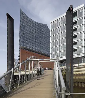 Hamburg, Elbphilharmonie, partial view from east right New building on Kaiserkai