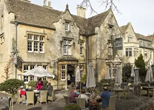 Hare and Hounds hotel and public house