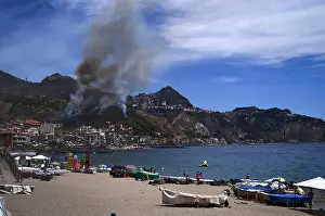 Heatwave causes forest fires between Giardini-Naxos and Taormina