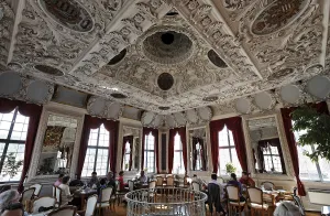 Hessensaal hall with tower cafe