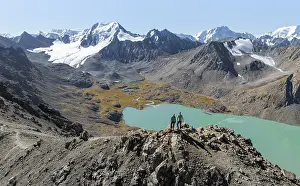 Hiker at the pass at 4000m, aerial view