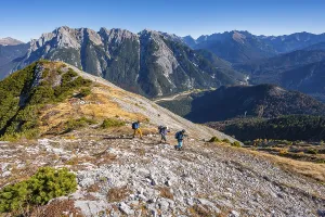 Hikers on a hiking trail, mountain landscape near the Grosse Arnspitze
