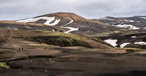 Two hikers on the Laugavegur, Landscape near Landmannalaugar