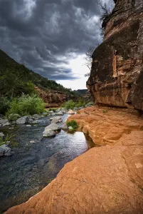 Hiking in Slide rock park, Gloomy sky