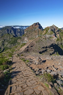 Hiking trail from Pico do Arieiro to Pico Ruivo