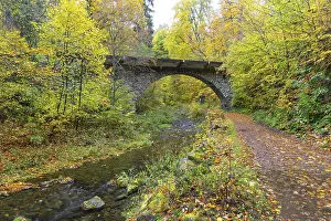 Hiking trail in Rabenauer Grund through the autumn forest