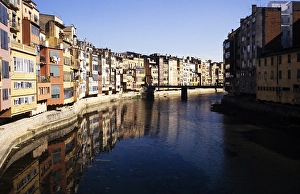 Historic buildings by the River Onyar, Girona, Catalonia, Spain, Europe