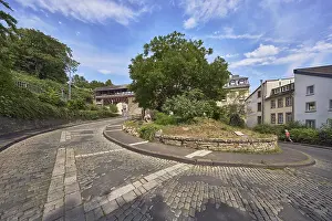 Historic city fortification, historicizing city gate Romertor