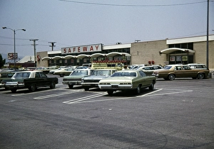 Historic classic cars in the car park of a Safeway supermarket in the USA in 1976