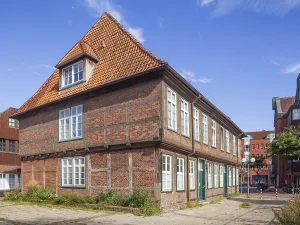 Category Cities DE Prints: Historic half-timbered house in the historic centre of Harburg