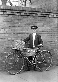 Historic photo, kaviar salesman, ca. 1915