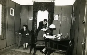 Historic photo, office scene, ca. 1935