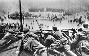 Historic photo, riots under the Brandenburg Gate in March 1919