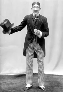Historic photograph, cabaret, cavalier