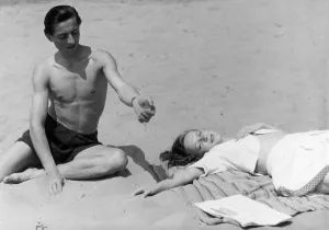 Historic photograph, couple at the beach