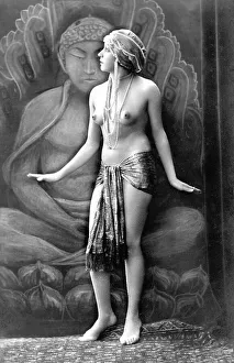 Historic photograph, female dancer, around 1925