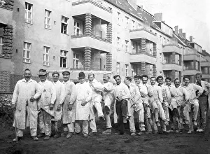 Historic photograph, happy workmen, around 1928