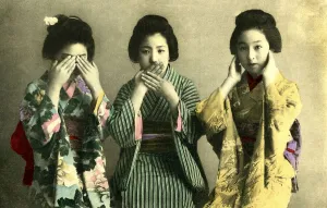 Historic photograph, three Japanese women