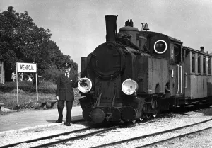 Historic photograph, steam engine, around 1940