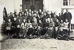 Historical photo, primary school class