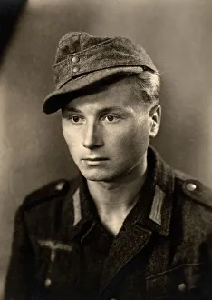Historical photo, soldier in uniform