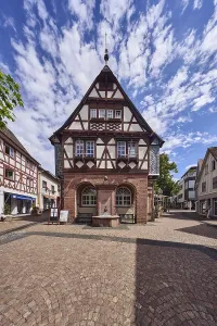 Historisches Rathaus, Fachwerkgebaude