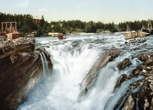 Hofsfossen with Honefos waterfall