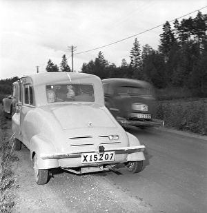 A home-built car in 1952. Rune Wistroem from Stugsund built his self-made small car with registration number X15207. The initial letter X indicates that the car is registered in Gaevleborg County