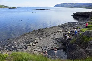 Hot Pot, Hellulaug, Flokalundur