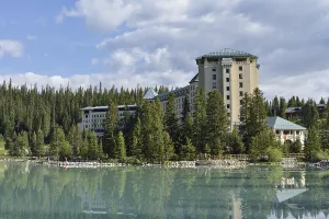 Hotel Fairmont Chateau Lake Louise and Lake Louise