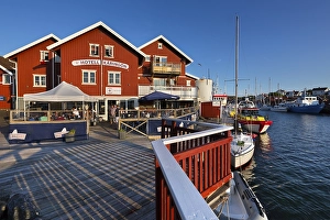 Category Scandinavia Prints: Hotel Kaeringoen on Kaeringoen island