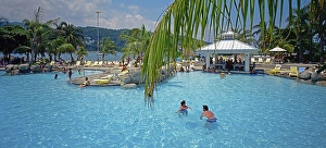 Hotel Renaissance, swimming pool