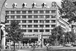 Hotel Unter den Linden in July 1995