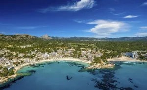 Hotels on the beach, Platja de Palmira