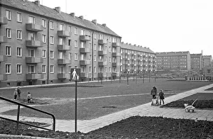 Housing construction, Erste Plattenbauten