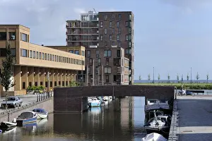 Housing development on Lake IJmeer