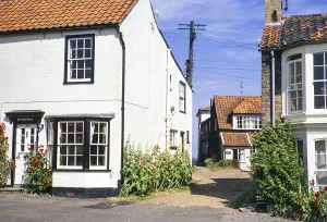 Huebsche historische Cottages an der Kueste, Southwold, Suffolk, England, Vereinigtes Koenigreich Juli 1971